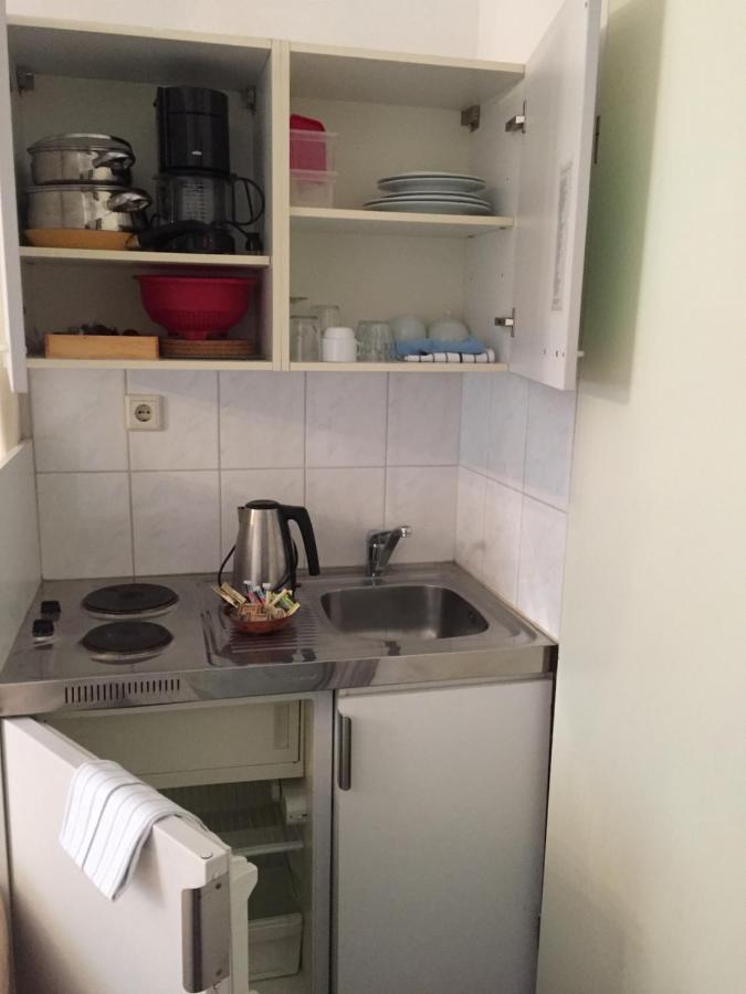 Hanzestadslogement De Leeuw, In Het Centrum, Met Een Binnenplaats, Kamers Met Badkamer En Toilet En Een Keukentje Deventer Bagian luar foto