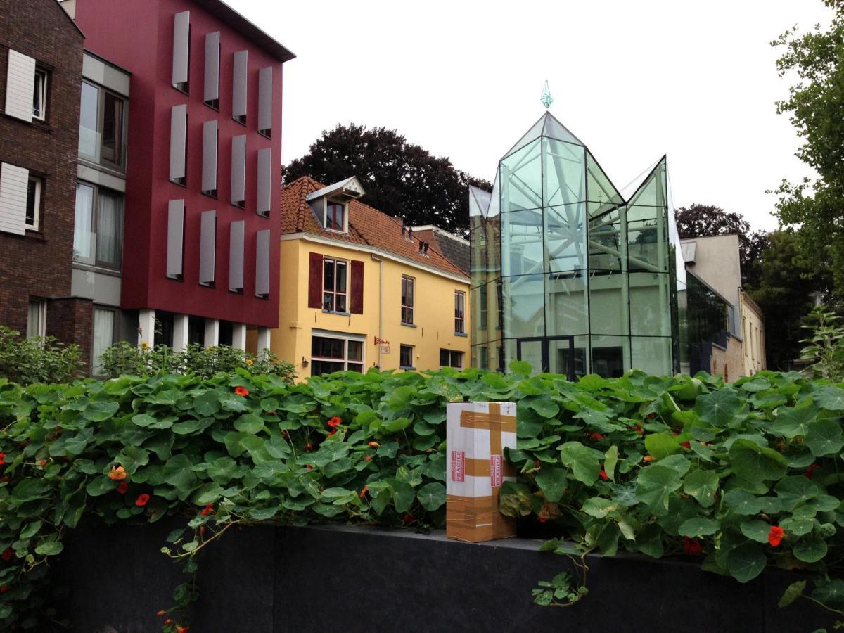 Hanzestadslogement De Leeuw, In Het Centrum, Met Een Binnenplaats, Kamers Met Badkamer En Toilet En Een Keukentje Deventer Bagian luar foto