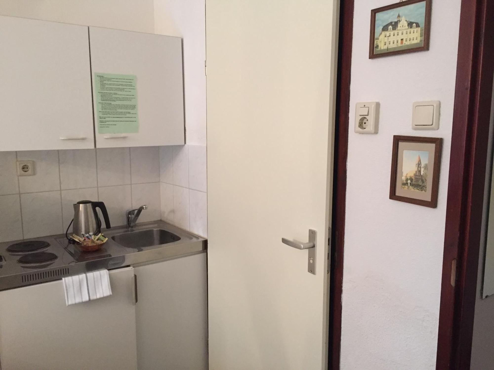 Hanzestadslogement De Leeuw, In Het Centrum, Met Een Binnenplaats, Kamers Met Badkamer En Toilet En Een Keukentje Deventer Bagian luar foto